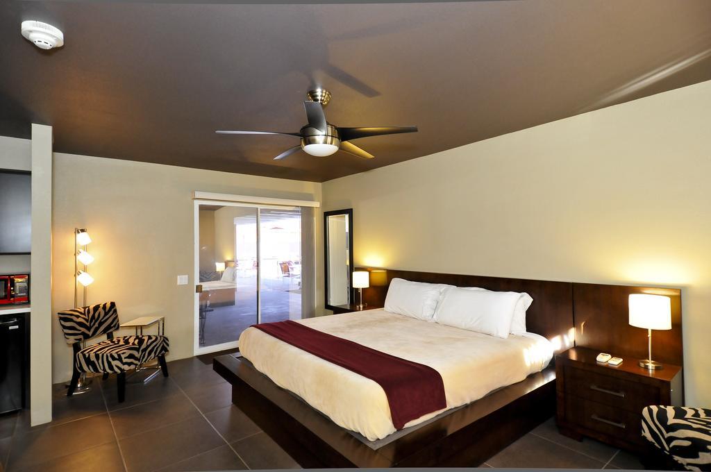 Bearfoot Inn - Clothing Optional Hotel For Gay Men Palm Springs Værelse billede