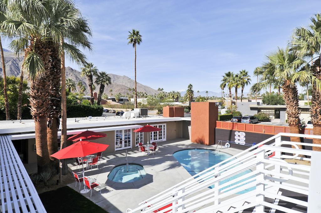 Bearfoot Inn - Clothing Optional Hotel For Gay Men Palm Springs Eksteriør billede