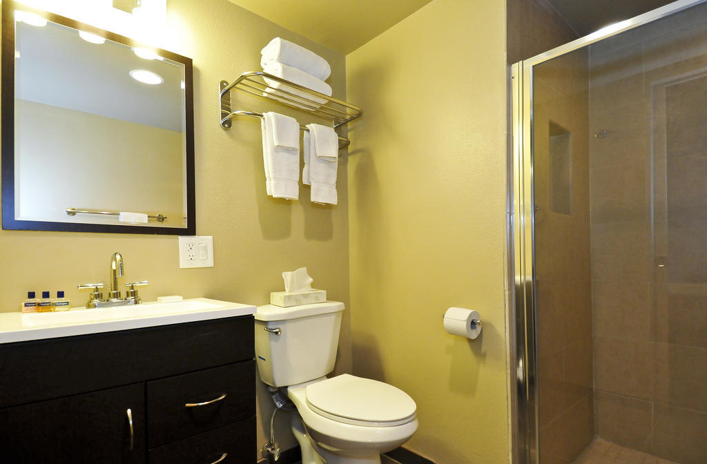 Bearfoot Inn - Clothing Optional Hotel For Gay Men Palm Springs Værelse billede