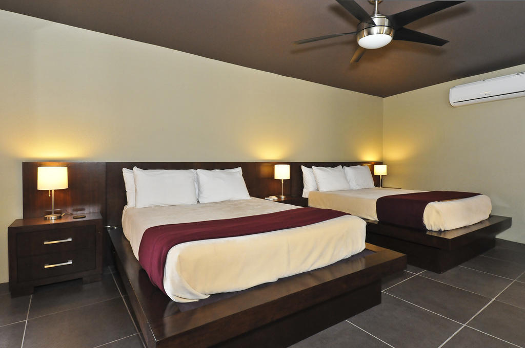 Bearfoot Inn - Clothing Optional Hotel For Gay Men Palm Springs Eksteriør billede
