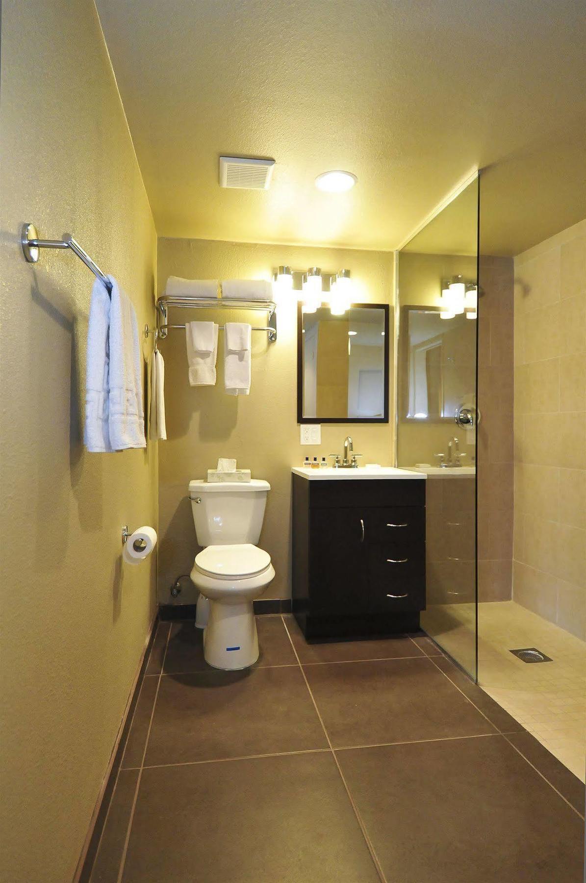 Bearfoot Inn - Clothing Optional Hotel For Gay Men Palm Springs Eksteriør billede