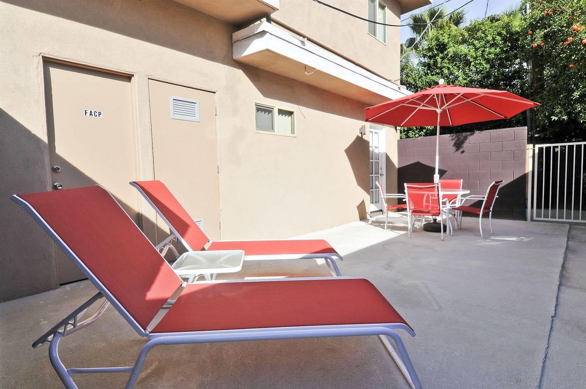 Bearfoot Inn - Clothing Optional Hotel For Gay Men Palm Springs Eksteriør billede