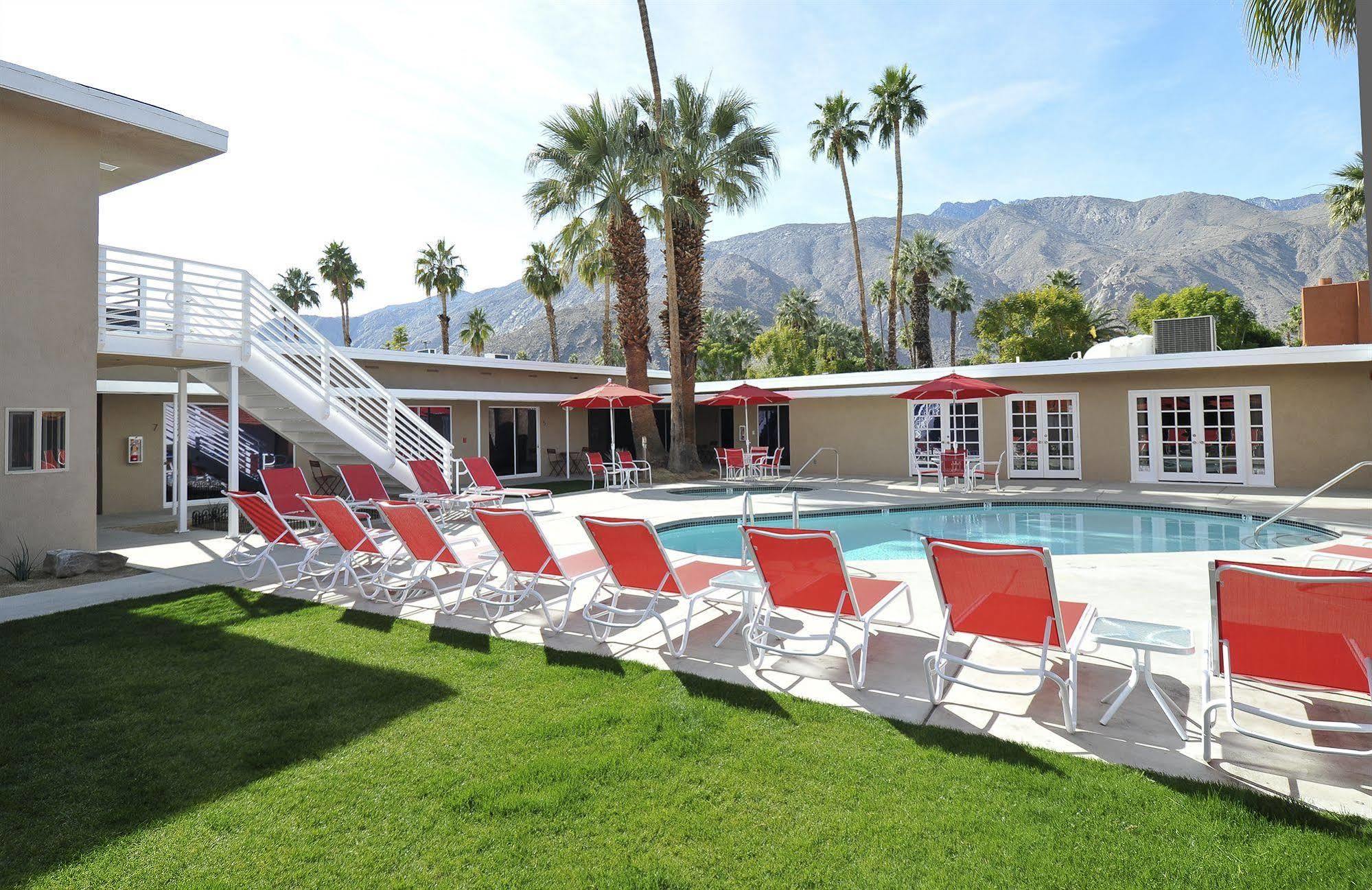 Bearfoot Inn - Clothing Optional Hotel For Gay Men Palm Springs Eksteriør billede