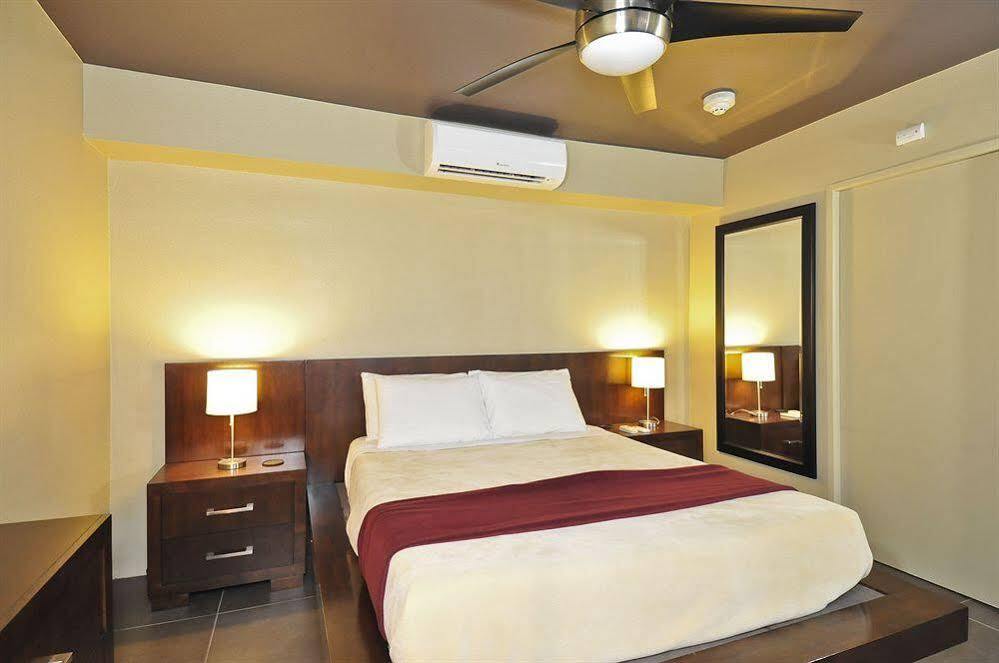 Bearfoot Inn - Clothing Optional Hotel For Gay Men Palm Springs Eksteriør billede